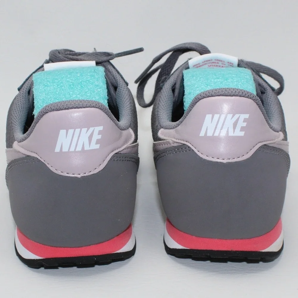 Nike Womens‎ Genicco 844451-004 Gray Casual Shoes Sneakers Size 9.5